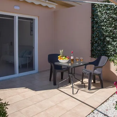 Peris House Apartamento *